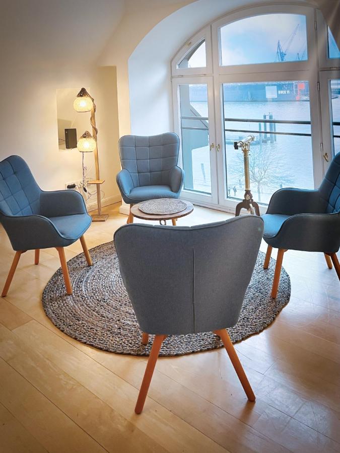 Loft-Panoramablick-Hafen & Elbe! Lägenhet Hamburg-Harburg Exteriör bild